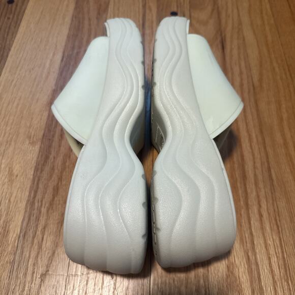 Crocs Skyline Slides Platform Sandals Bone 208182-2Y2 Women's US 8 - Picture 2 of 8